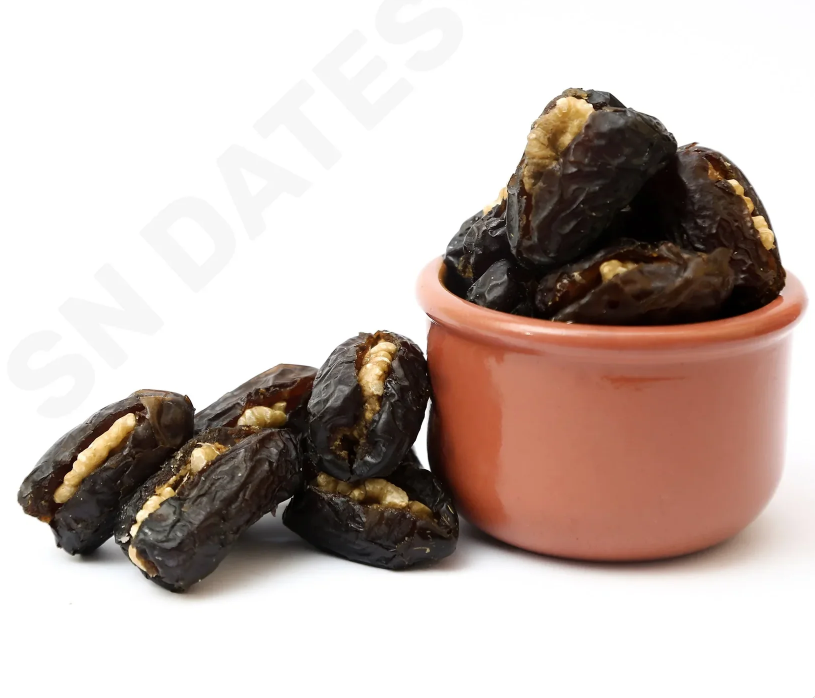 QALMI DATES WITH WALNUT